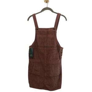 Adorable sleeveless overall dress